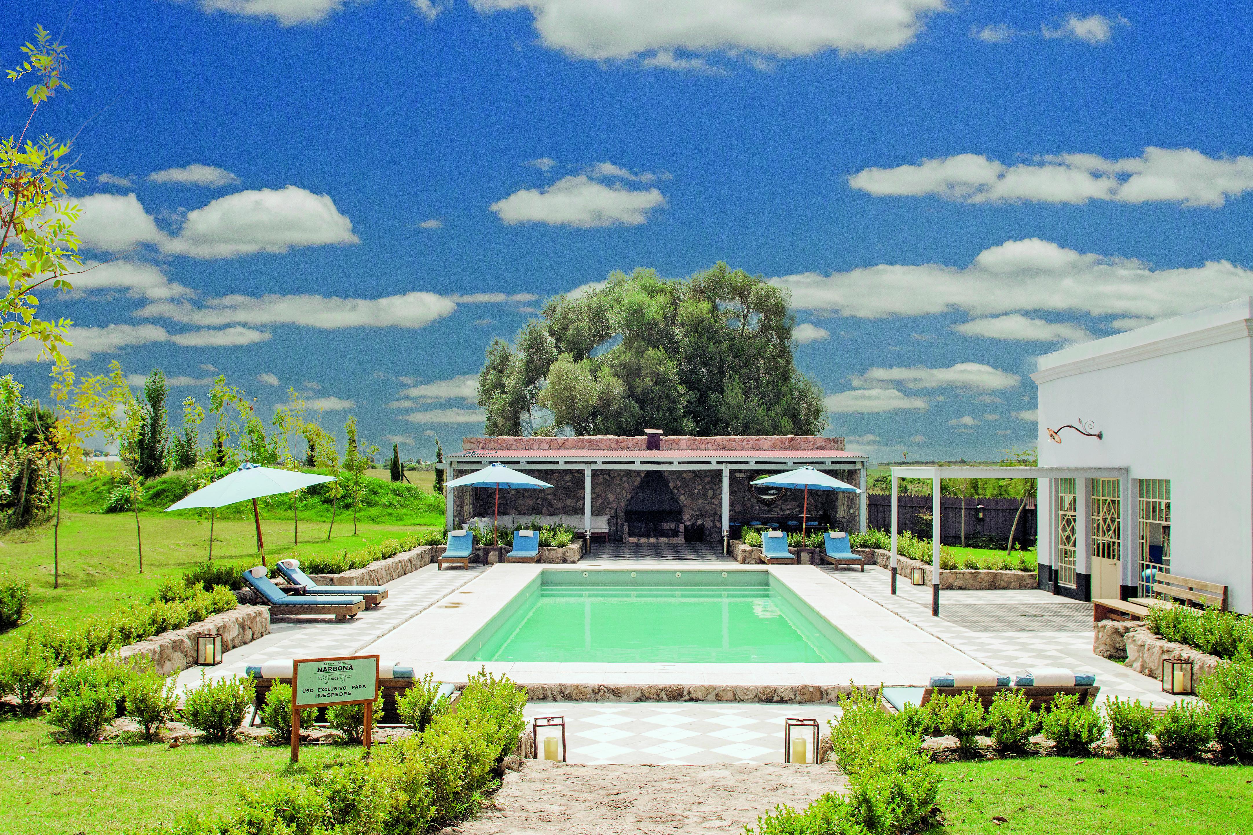 narbona wine lodge pool
