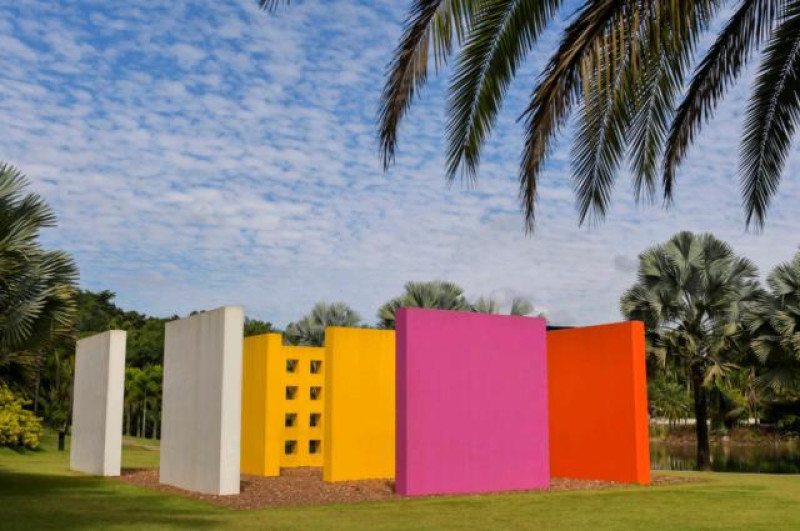 inhotim contemporary art center bunte wände