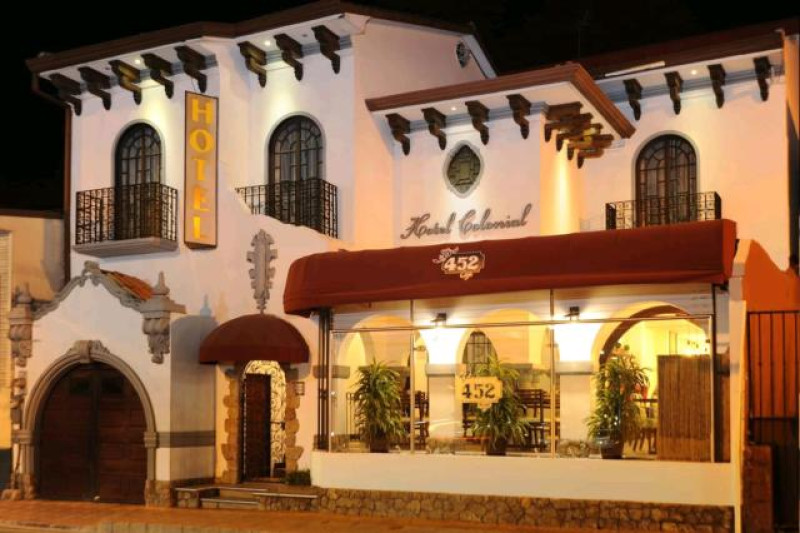 HOTEL COLONIAL AUSSEN