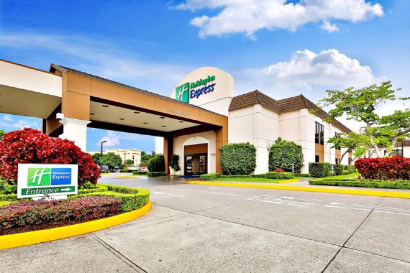 HOLIDAY INN AUSSEN