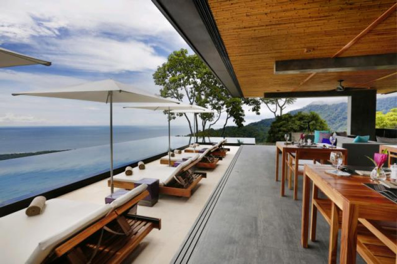 KURA BOUTIQUE LOUNGE