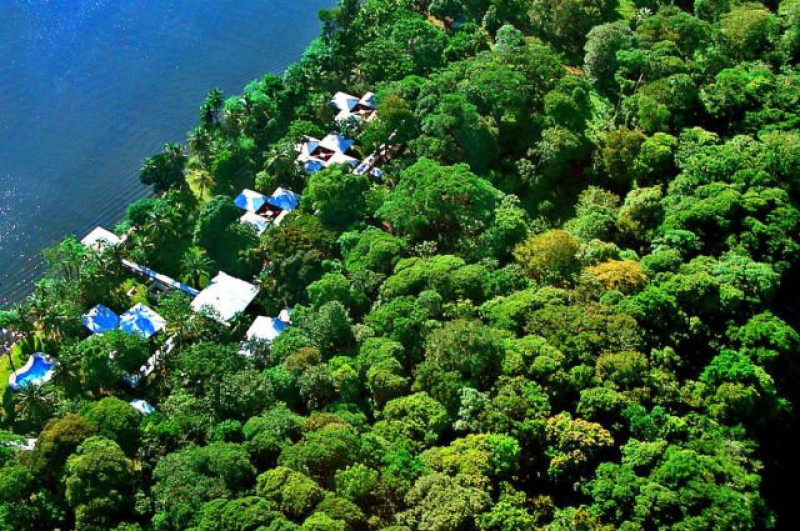 MANATUS LODGE AUSSEN