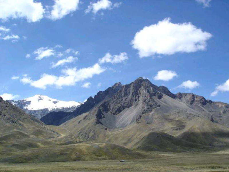 LA RAYA PASS PERU LANDSCHAFT