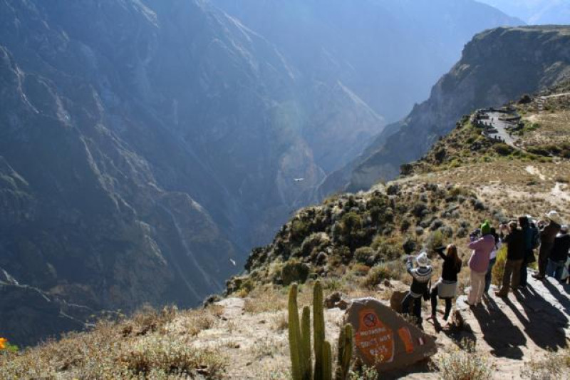 PERU COLCA CRUZ DEL CONDOR AUSSICHT