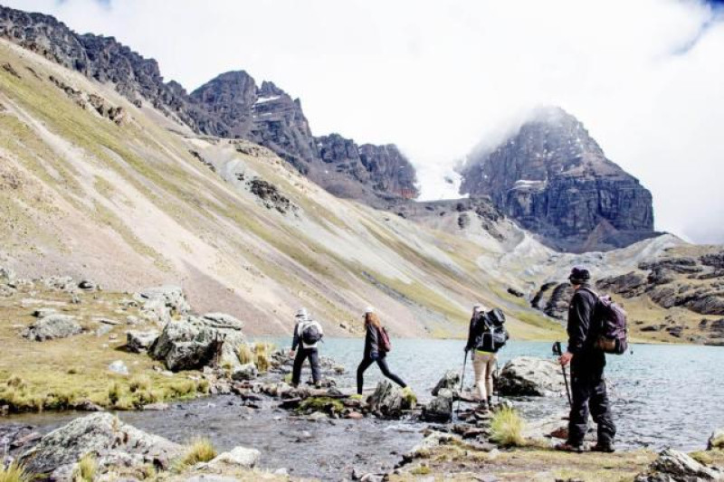 CONDORIRI TREK