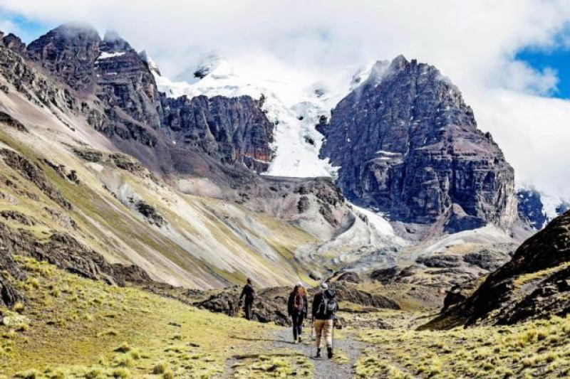 CONDORIRI TREK